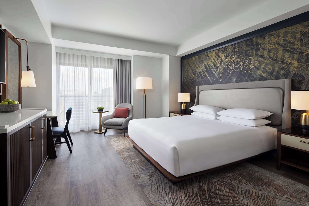 Chambre, 1 très grand lit, accessible aux personnes à mobilité réduite (Shower) | Literie de qualité, lit avec matelas à plateau-coussin
