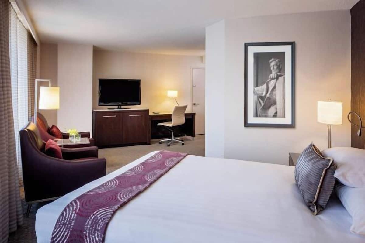 Premium bedding, pillowtop beds, in-room safe, desk