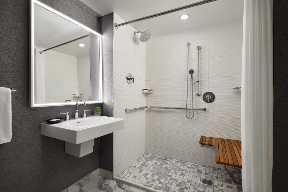 Room, 1 King Bed, Accessible (Shower) | Premium bedding, pillowtop beds, in-room safe, desk