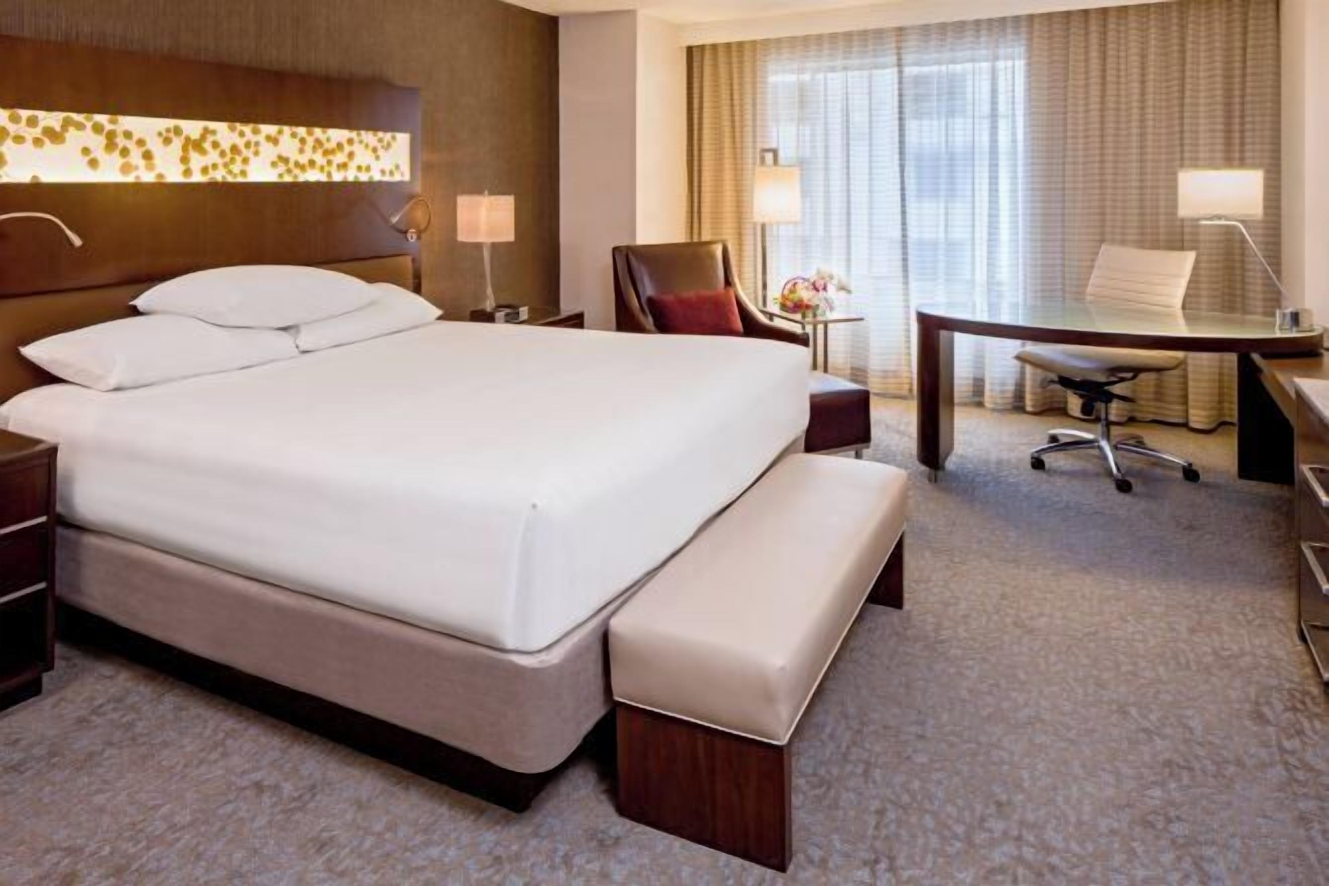 Ropa de cama de alta calidad y colchones con acolchado adicional