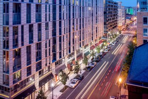 Premium bedding, pillowtop beds, in-room safe, desk