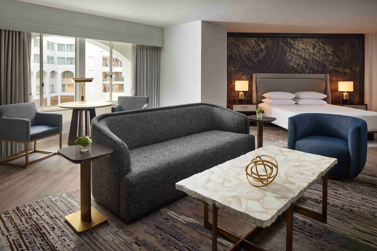 Suite Deluxe, 1 très grand lit | Literie de qualité, lit avec matelas à plateau-coussin