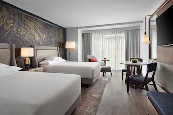 Premium bedding, pillowtop beds, in-room safe, desk at Grand Hyatt Washington
