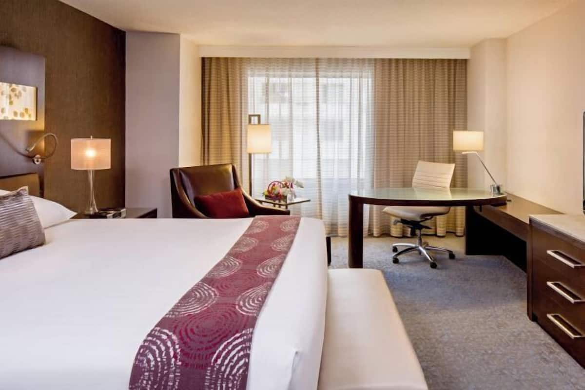 Premium bedding, pillowtop beds, in-room safe, desk