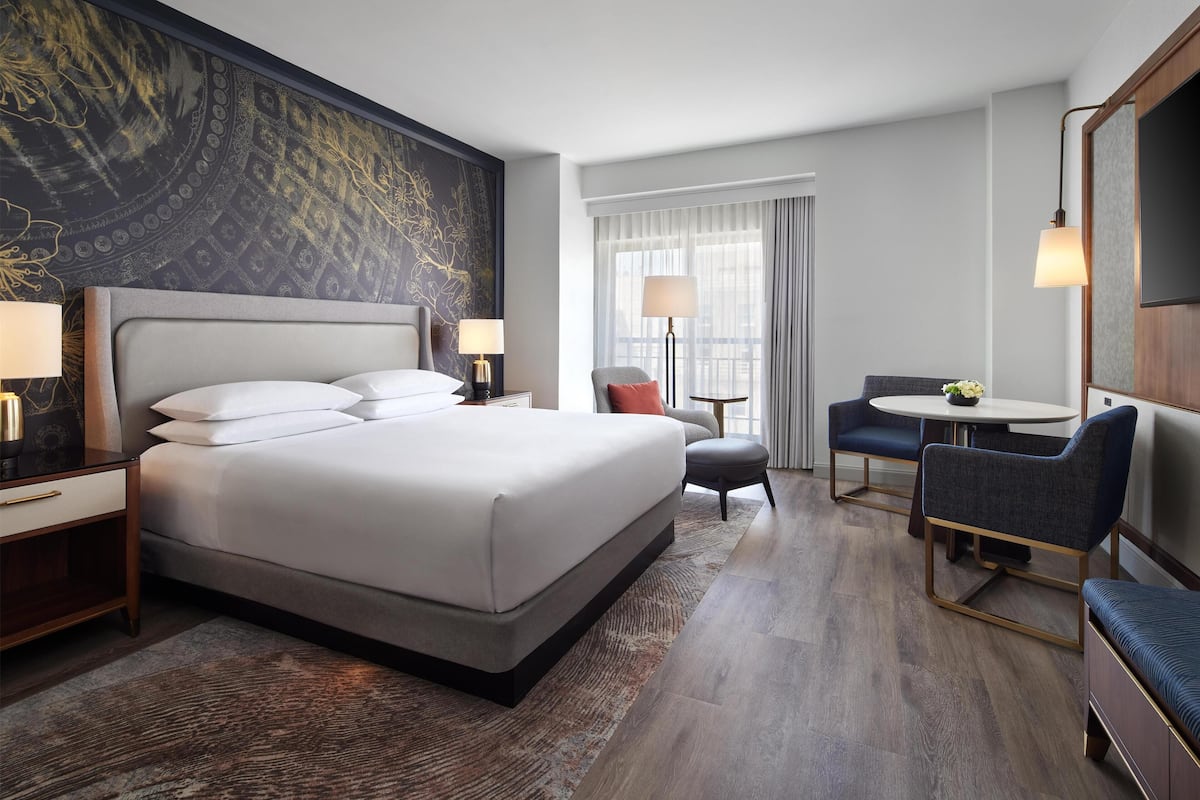 Ropa de cama de alta calidad y camas con pillow-top