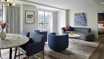 Grand, Suite | Premium bedding, pillowtop beds, in-room safe, desk