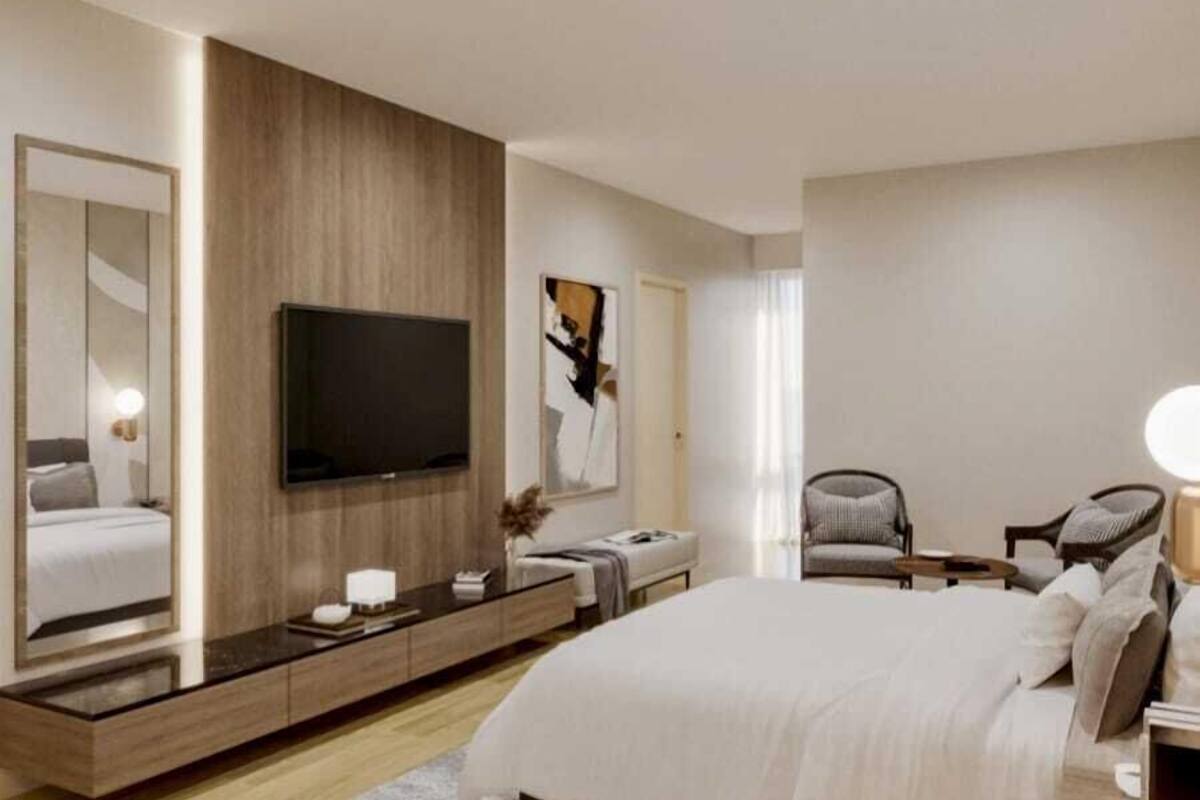 room, 1 king bed, non smoking | desk, iron/ironing board, free wifi, bed sheets