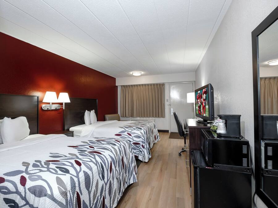 Deluxe Room, 2 Double Beds (Smoke Free) | Premium bedding, in-room safe, desk, blackout drapes