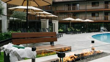 Outdoor pool, open 8:00 AM to 9:00 PM, pool umbrellas, sun loungers