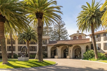 Casa Mani Resort Napa Valley, Curio Collection by Hilton