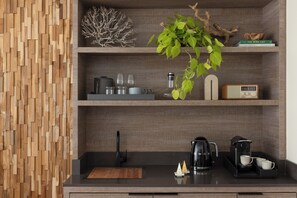 Egyptian cotton sheets, premium bedding, pillowtop beds, in-room safe