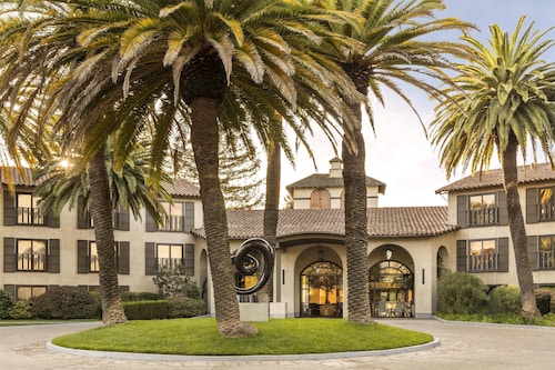 Casa Mani Resort Napa Valley, Curio Collection by Hilton