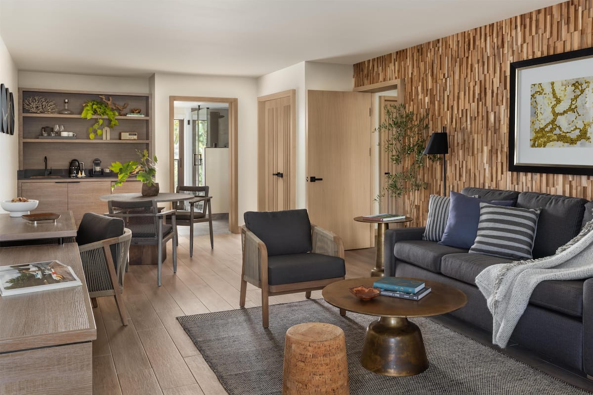 Televisión LCD de 55 pulgadas con canales por cable y televisión