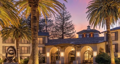 Casa Mani Resort Napa Valley, Curio Collection by Hilton