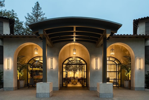 Casa Mani Resort Napa Valley, Curio Collection by Hilton