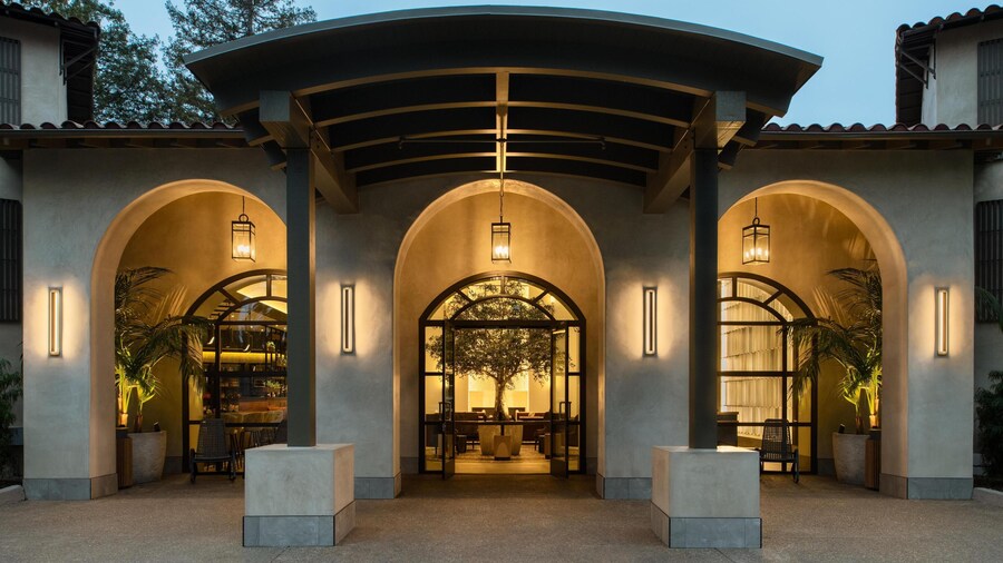 Casa Mani Resort Napa Valley, Curio Collection by Hilton