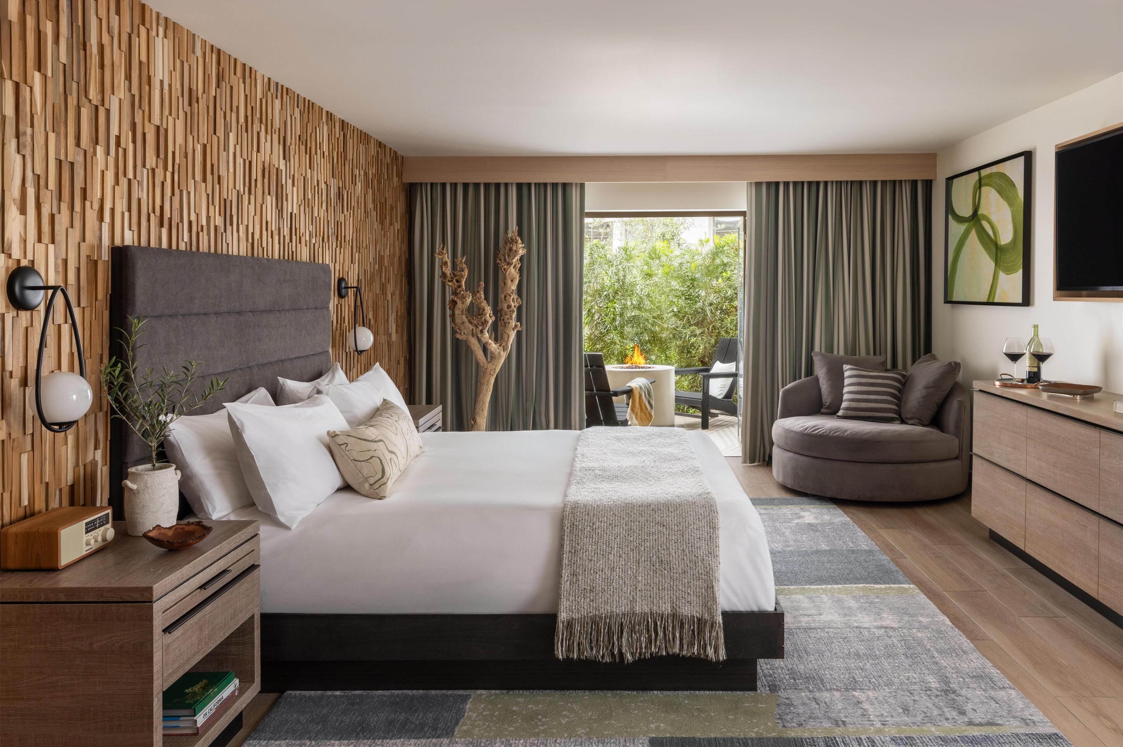 Presidential-Suite, 1 King-Bett, barrierefrei, Terrasse (Roll-In Shower) | Bettwäsche aus ägyptischer Baumwolle, hochwertige Bettwaren