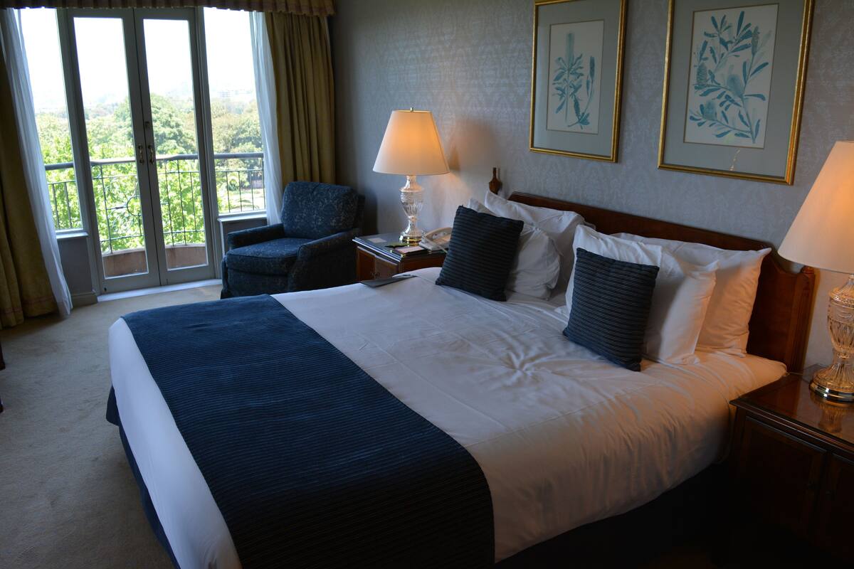 Executive Harbor Suite | Premium bedding, in-room safe, desk, laptop workspace