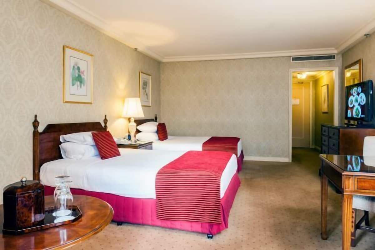 1 slaapkamer, luxe beddengoed, een kluis op de kamer, een bureau