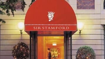 Pintu masuk hartanah