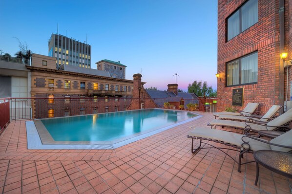 Outdoor pool, sun loungers