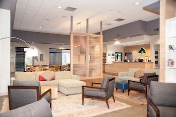 Reception area at GreenTree Inn & Suites Phoenix Sky Harbor