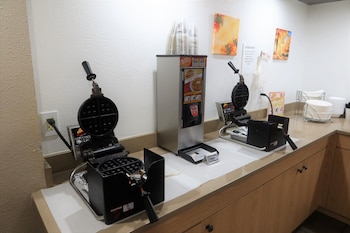 Free daily continental breakfast at GreenTree Inn & Suites Phoenix Sky Harbor