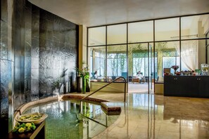 Salas de tratamientos para parejas, baño turco, tratamientos corporales 