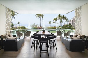 4 restaurants, breakfast, lunch, dinner served; Mexican cuisine
