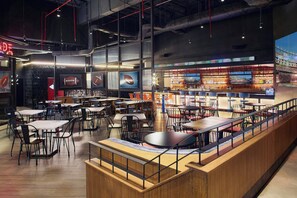 4 restaurants, breakfast, lunch, dinner served; Mexican cuisine