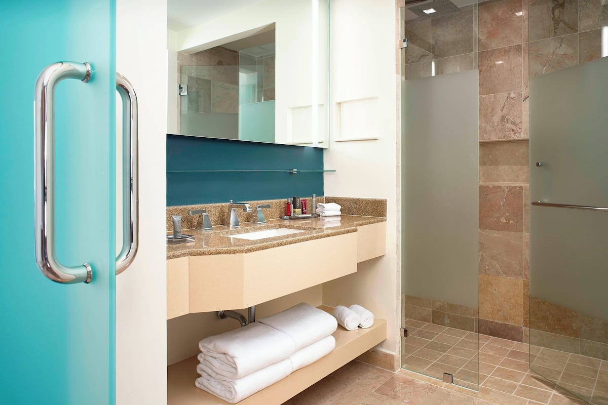 1 bedroom, minibar, in-room safe, desk