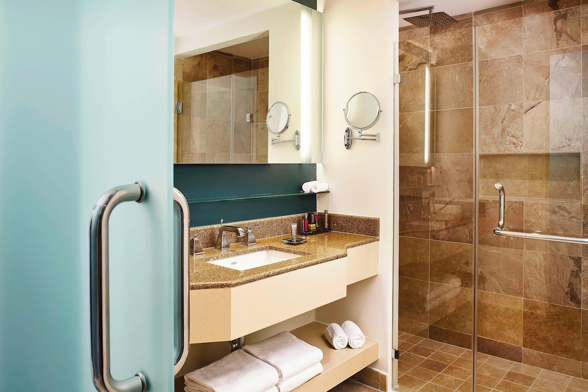 Combined shower/tub, free toiletries, hair dryer, bathrobes