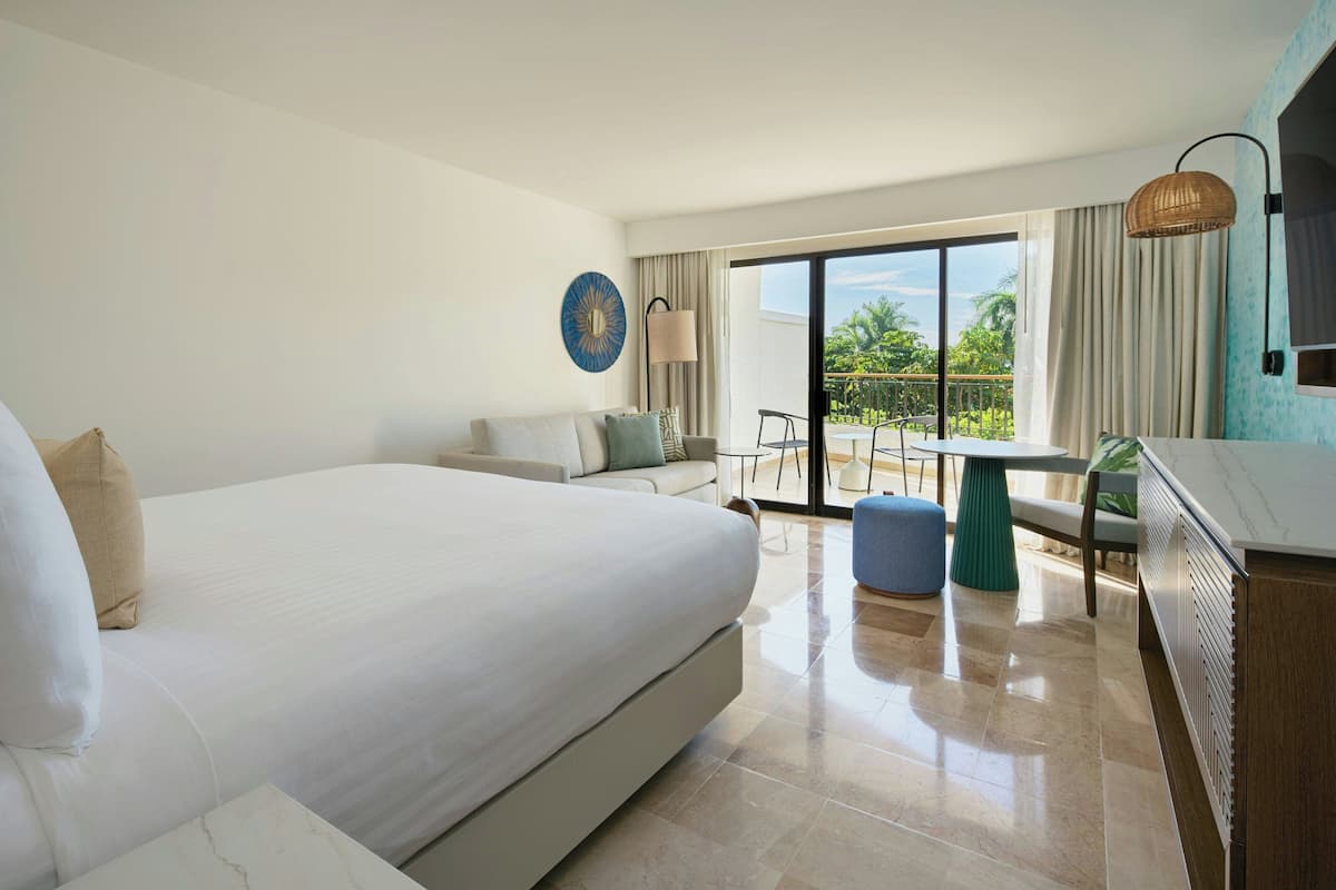 Room, 1 King Bed with Sofa bed, Garden View