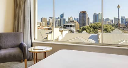 Holiday Inn Sydney Potts Point by IHG