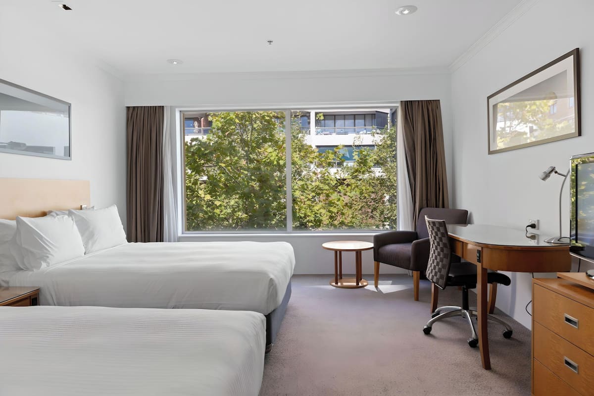 1 bedroom, premium bedding, down duvets, Tempur-Pedic beds