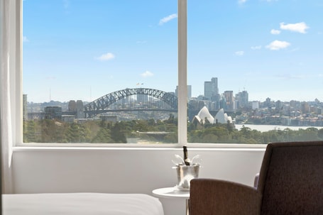 Premium bedding, down duvets, Tempur-Pedic beds, in-room safe