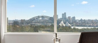 Holiday Inn Sydney Potts Point by IHG