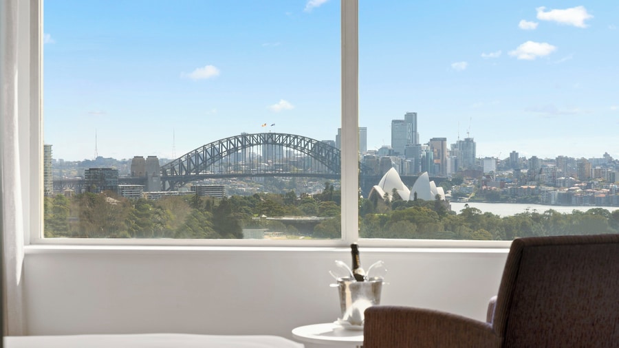 Holiday Inn Sydney Potts Point by IHG