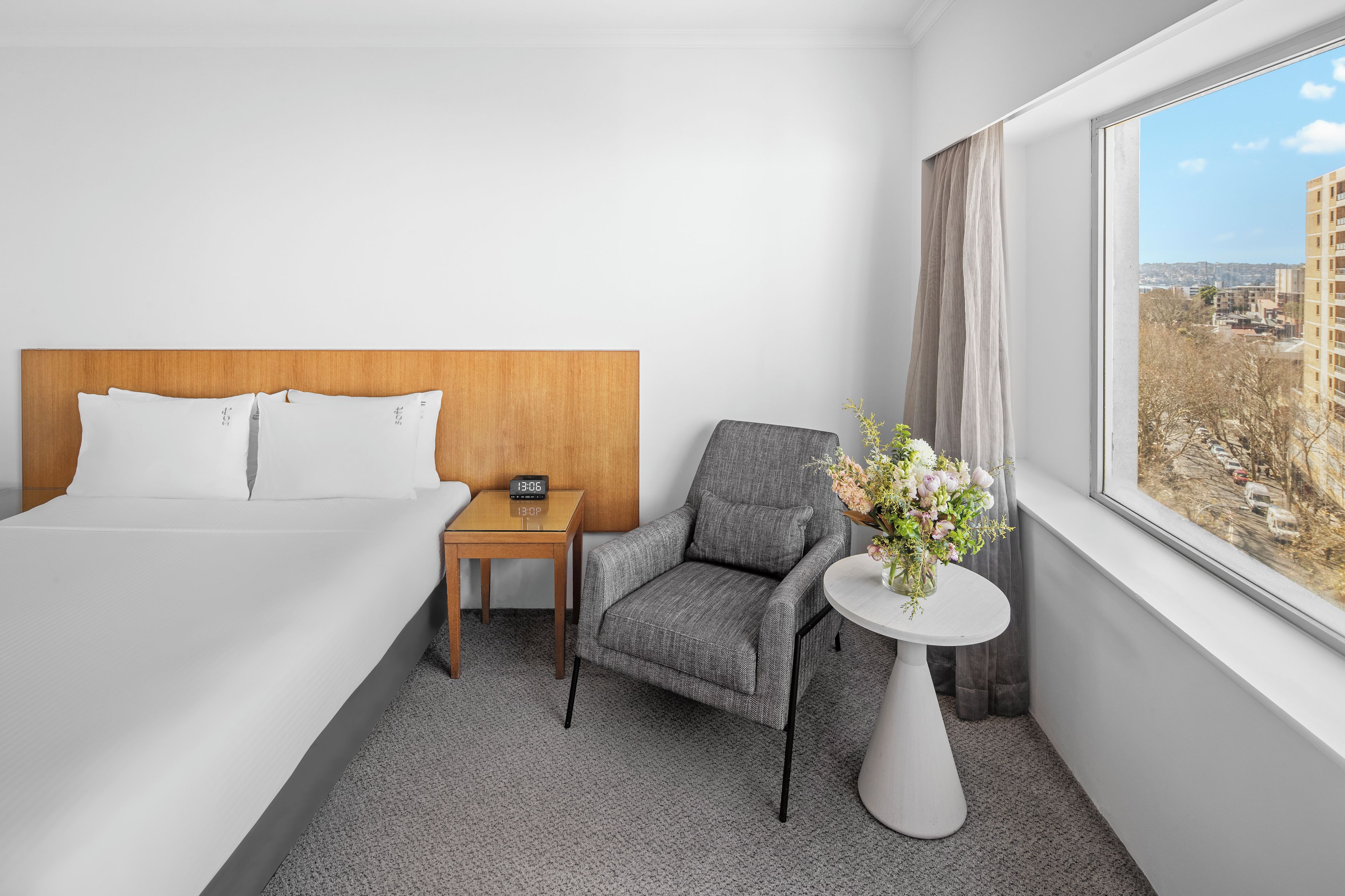 Standard Room, 1 Queen Bed