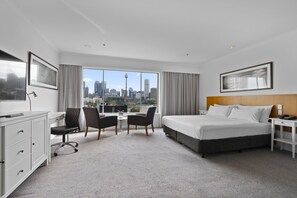 Suite, 1 King Bed, City View