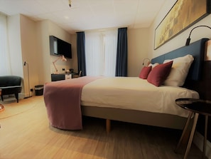 Chambre Standard, 1 lit double, non-fumeur | Coffre-fort, bureau, lit de bébé (gratuit), lit d’appoint (supplément)