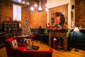 Lobby sitting area - The Historic Brookstown Inn, Trademark Collection by Wyndham (Winston-Salem)