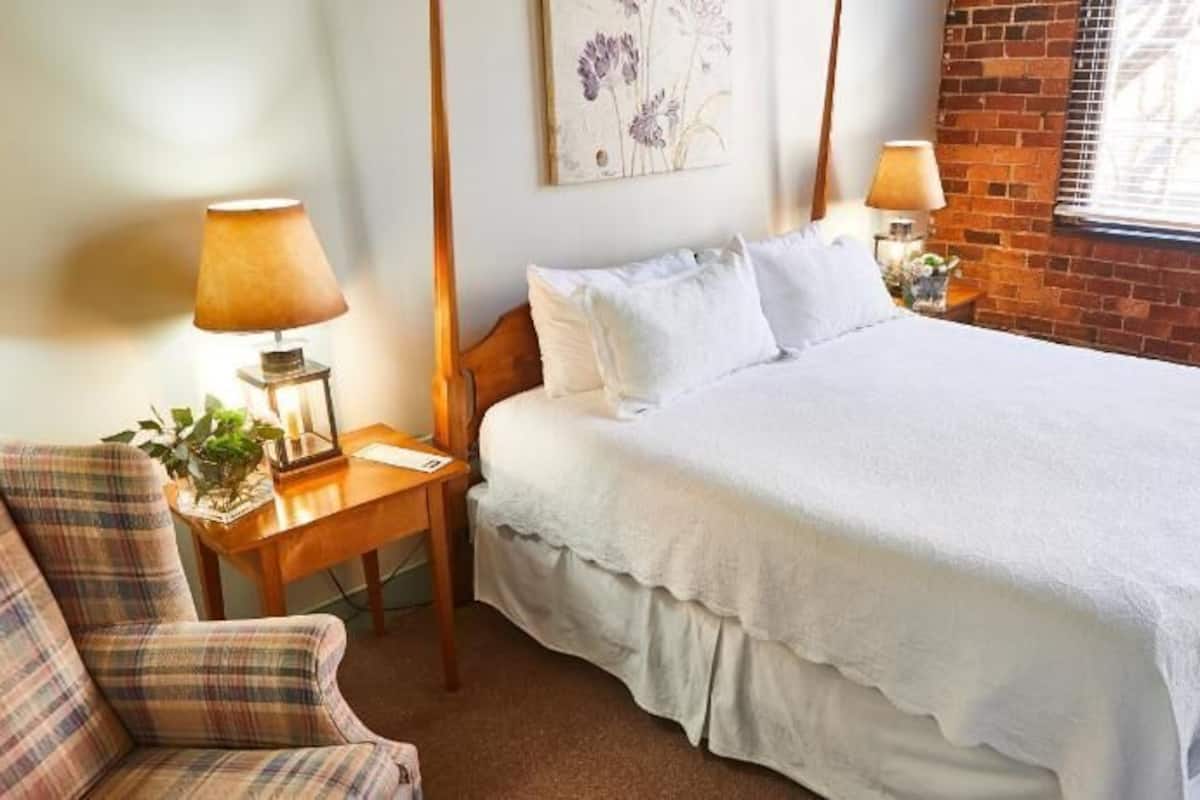 Premium bedding, desk, blackout curtains, iron/ironing board