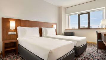 Room, 2 Single Beds, Non Smoking, City View | Minibar, in-room safe, desk, laptop workspace