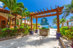 Front of property - Sunbreeze Hotel (San Pedro)