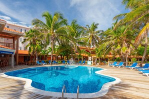 Outdoor pool, pool loungers