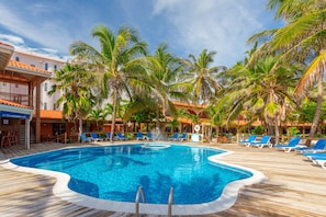 Outdoor pool, pool loungers