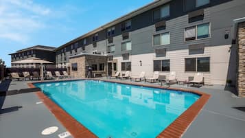 Seasonal outdoor pool