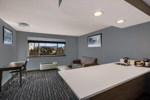 Suite, 1 King Bed with Sofa bed, Non Smoking - Hotel 28 Boise Airport, an Ascend Collection Hotel (Boise)