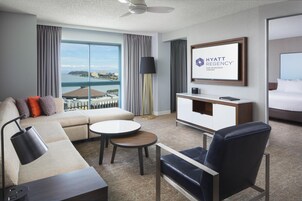 Suite, Bay View | Premium bedding, pillow-top beds, in-room safe, desk